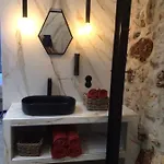 Laryssiou גיתיו